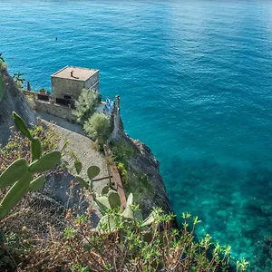 https://la-casa-del-doganiere.hotelitalianriviera.com
